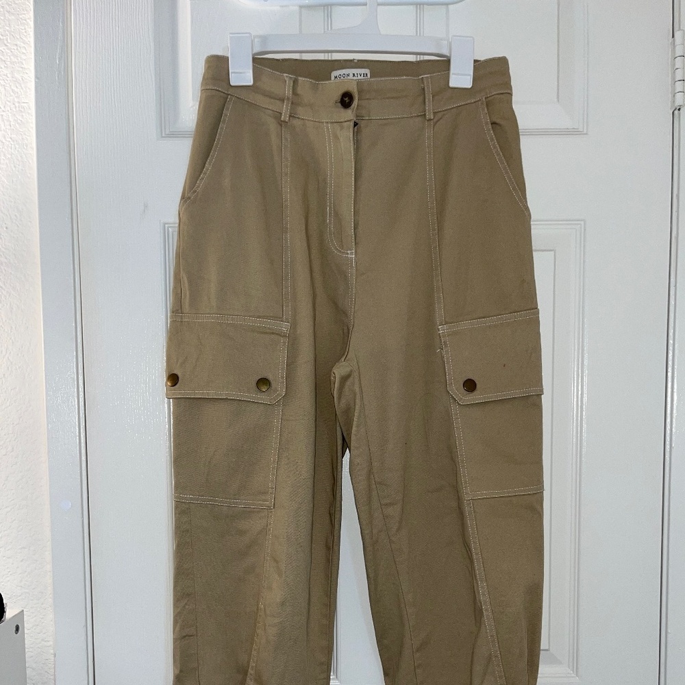 Moon River Beige Cargo Pants